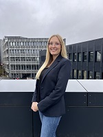 Frau Anika Grennigloh